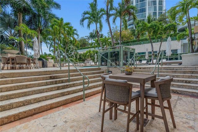 3400 SW 27th Ave 605, Miami, FL 33133