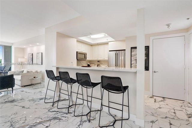 3400 SW 27th Ave 605, Miami, FL 33133