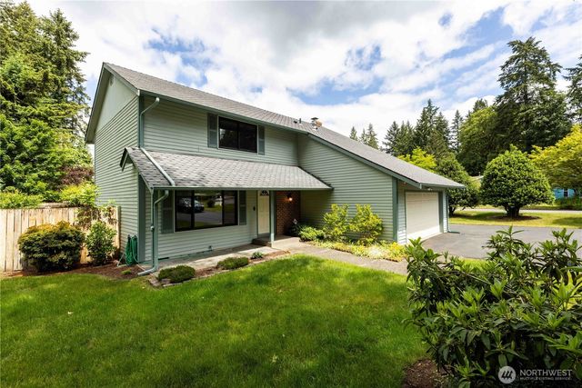 2222 NE Lexington Drive, Bremerton, WA 98311