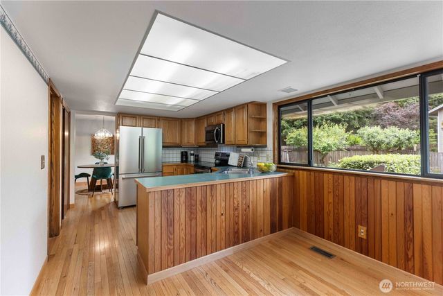 2222 NE Lexington Drive, Bremerton, WA 98311