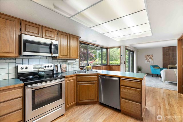 2222 NE Lexington Drive, Bremerton, WA 98311