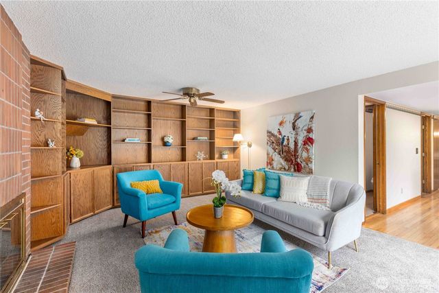 2222 NE Lexington Drive, Bremerton, WA 98311