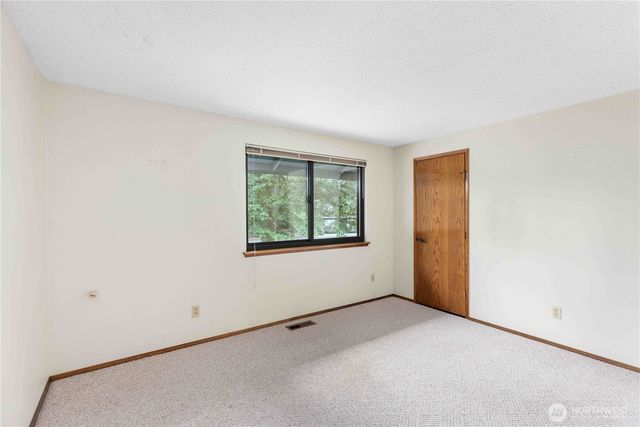 2222 NE Lexington Drive, Bremerton, WA 98311