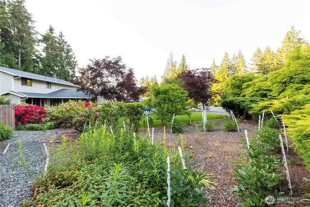 2222 NE Lexington Drive, Bremerton, WA 98311