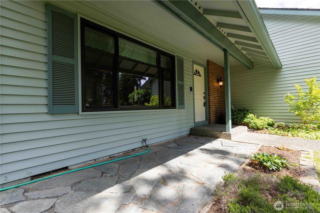 2222 NE Lexington Drive, Bremerton, WA 98311