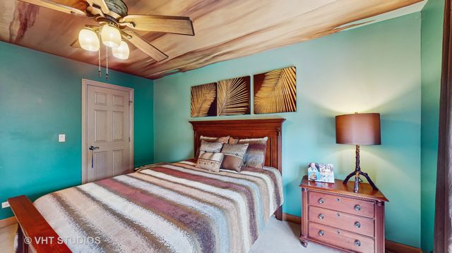 1527 Lexington Circle, Schaumburg, IL 60173