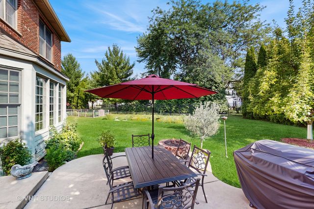 1527 Lexington Circle, Schaumburg, IL 60173