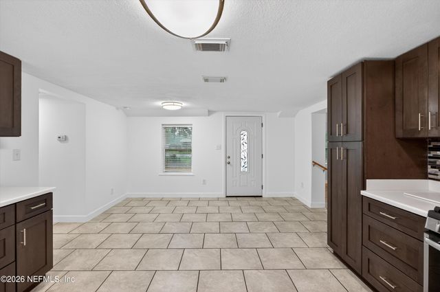 1619 HAMMOND Boulevard, Jacksonville, FL 32221