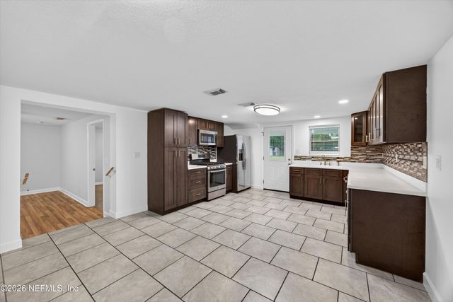 1619 HAMMOND Boulevard, Jacksonville, FL 32221