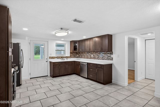 1619 HAMMOND Boulevard, Jacksonville, FL 32221