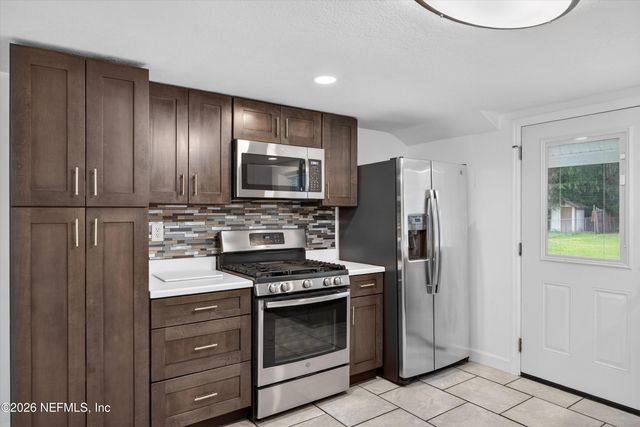 1619 HAMMOND Boulevard, Jacksonville, FL 32221