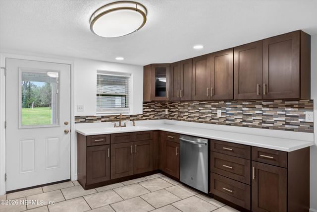 1619 HAMMOND Boulevard, Jacksonville, FL 32221