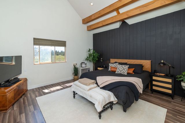 54977 Huntington Road, Bend, OR 97707