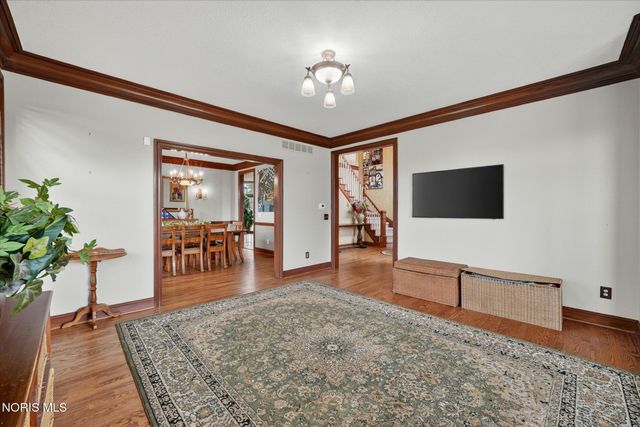 9211 Shadow Brook Drive, Sylvania, OH 43560