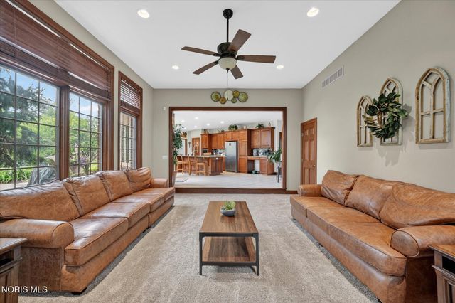 9211 Shadow Brook Drive, Sylvania, OH 43560