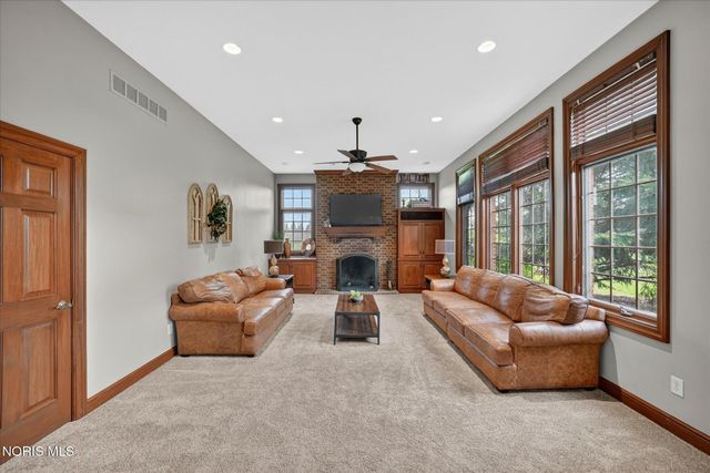 9211 Shadow Brook Drive, Sylvania, OH 43560