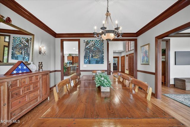 9211 Shadow Brook Drive, Sylvania, OH 43560