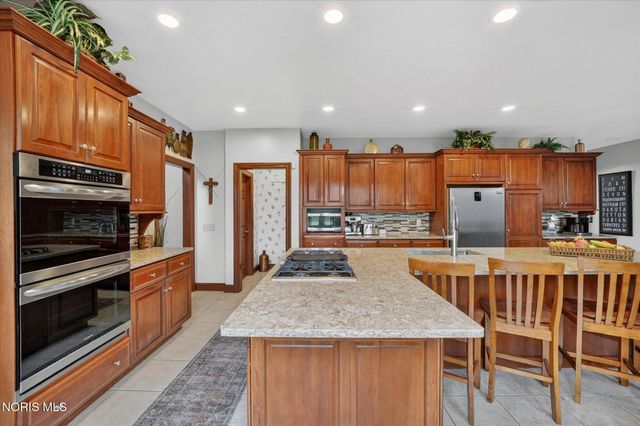 9211 Shadow Brook Drive, Sylvania, OH 43560