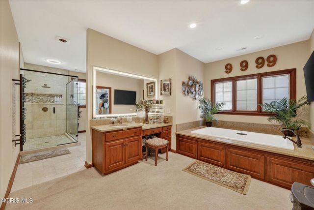 9211 Shadow Brook Drive, Sylvania, OH 43560