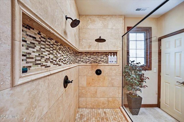 9211 Shadow Brook Drive, Sylvania, OH 43560