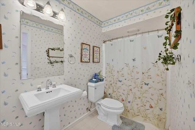 9211 Shadow Brook Drive, Sylvania, OH 43560