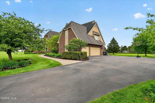 9211 Shadow Brook Drive, Sylvania, OH 43560