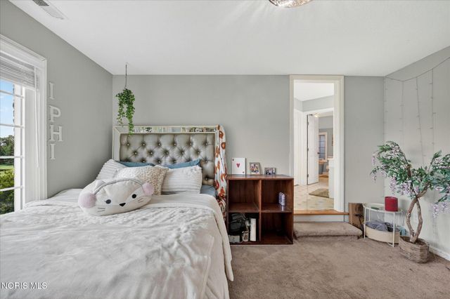 9211 Shadow Brook Drive, Sylvania, OH 43560