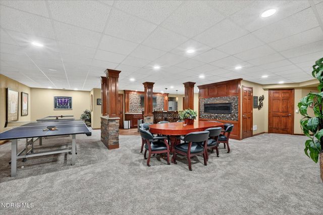 9211 Shadow Brook Drive, Sylvania, OH 43560