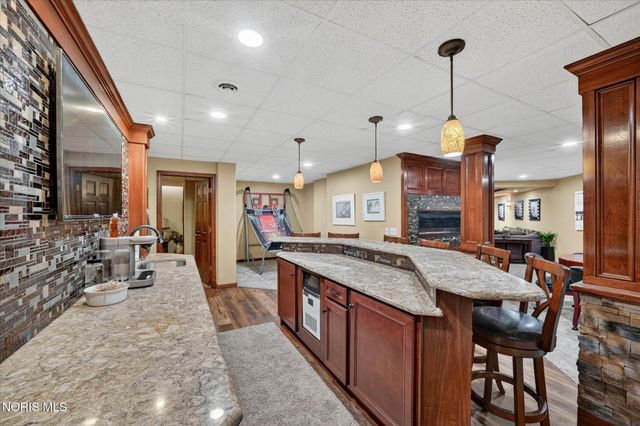 9211 Shadow Brook Drive, Sylvania, OH 43560