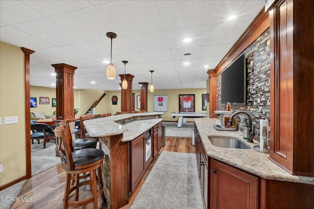 9211 Shadow Brook Drive, Sylvania, OH 43560