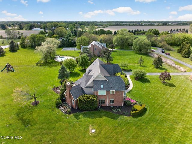 9211 Shadow Brook Drive, Sylvania, OH 43560