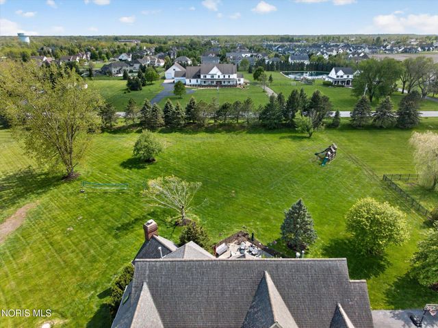 9211 Shadow Brook Drive, Sylvania, OH 43560