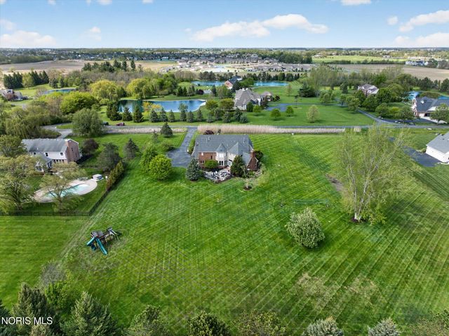 9211 Shadow Brook Drive, Sylvania, OH 43560