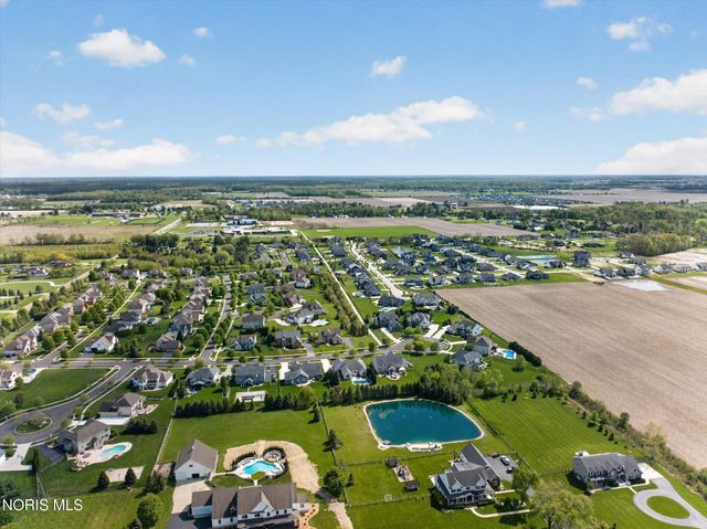 9211 Shadow Brook Drive, Sylvania, OH 43560