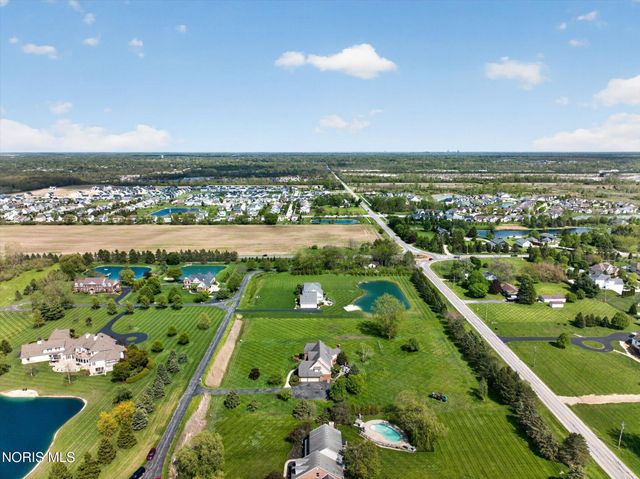 9211 Shadow Brook Drive, Sylvania, OH 43560