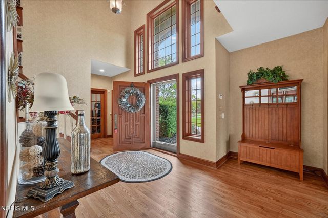 9211 Shadow Brook Drive, Sylvania, OH 43560