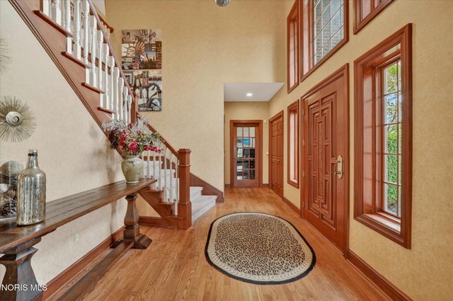 9211 Shadow Brook Drive, Sylvania, OH 43560