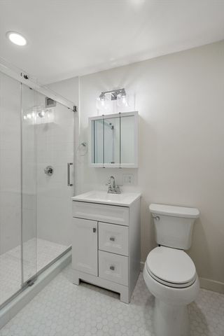 160 Commonwealth 616, Boston, MA 02116