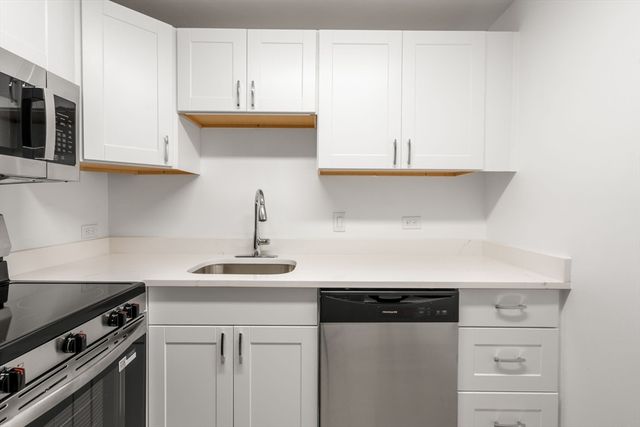 160 Commonwealth 616, Boston, MA 02116