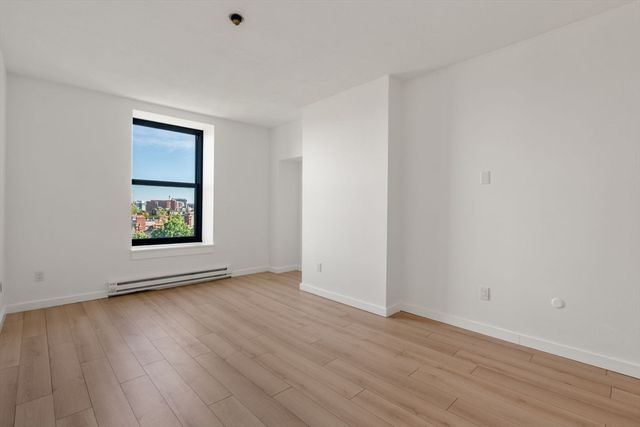 160 Commonwealth 616, Boston, MA 02116