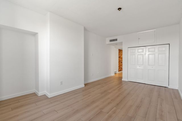 160 Commonwealth 616, Boston, MA 02116