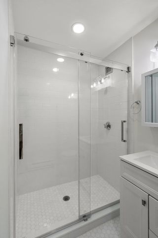 160 Commonwealth 616, Boston, MA 02116
