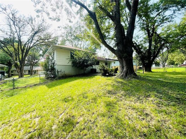 11703 Belmont Avenue, Kansas City, MO 64134