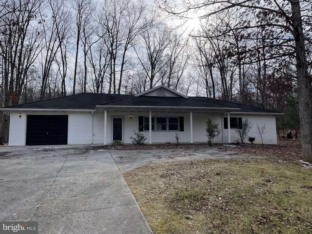 3266 ROSSTOWN RD, Wellsville, PA 17365