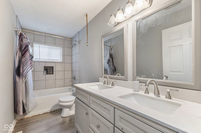 585 Northgate Drive, Greenwood, IN 46143