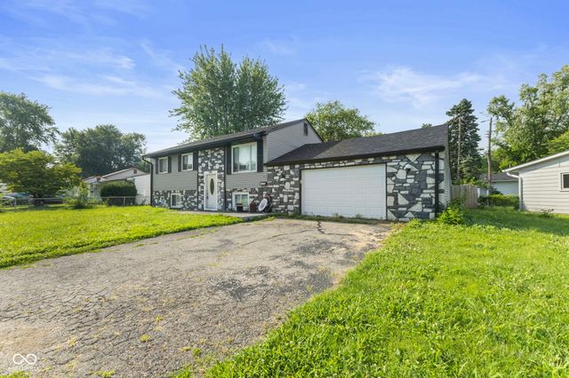 585 Northgate Drive, Greenwood, IN 46143