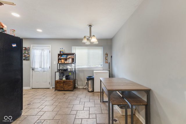 585 Northgate Drive, Greenwood, IN 46143