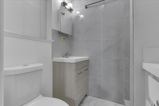 905 SE 3rd Street, Grand Prairie, TX 75051