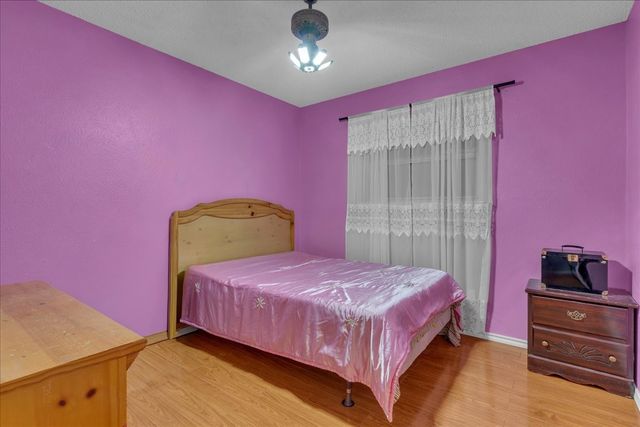 905 SE 3rd Street, Grand Prairie, TX 75051