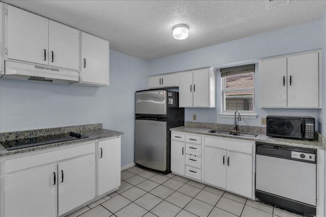 905 SE 3rd Street, Grand Prairie, TX 75051